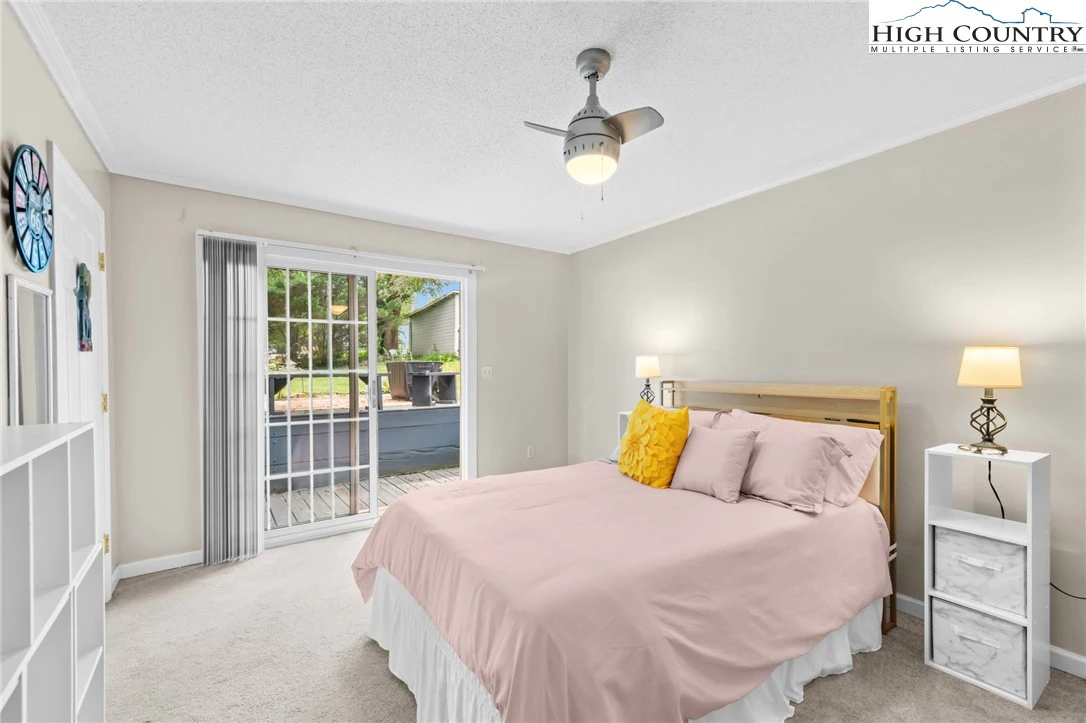 Image number 2 for the current listing