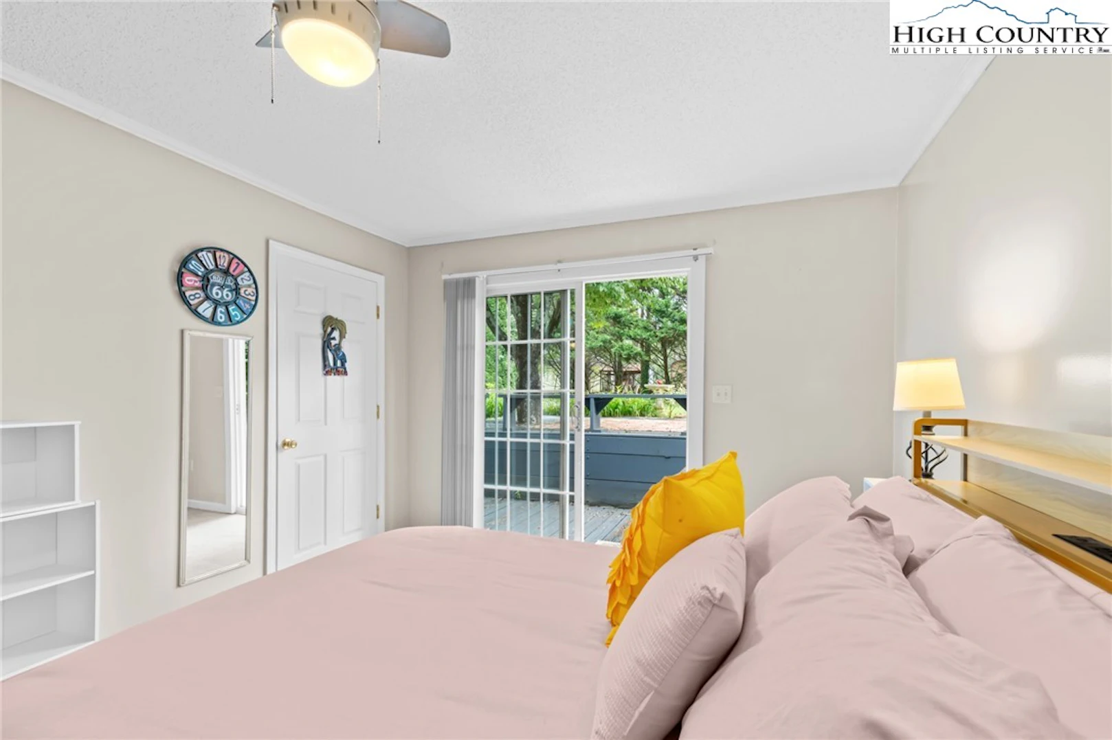 Image number 11 for the current listing