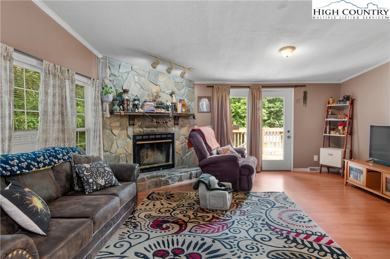 Image number 7 for the current listing