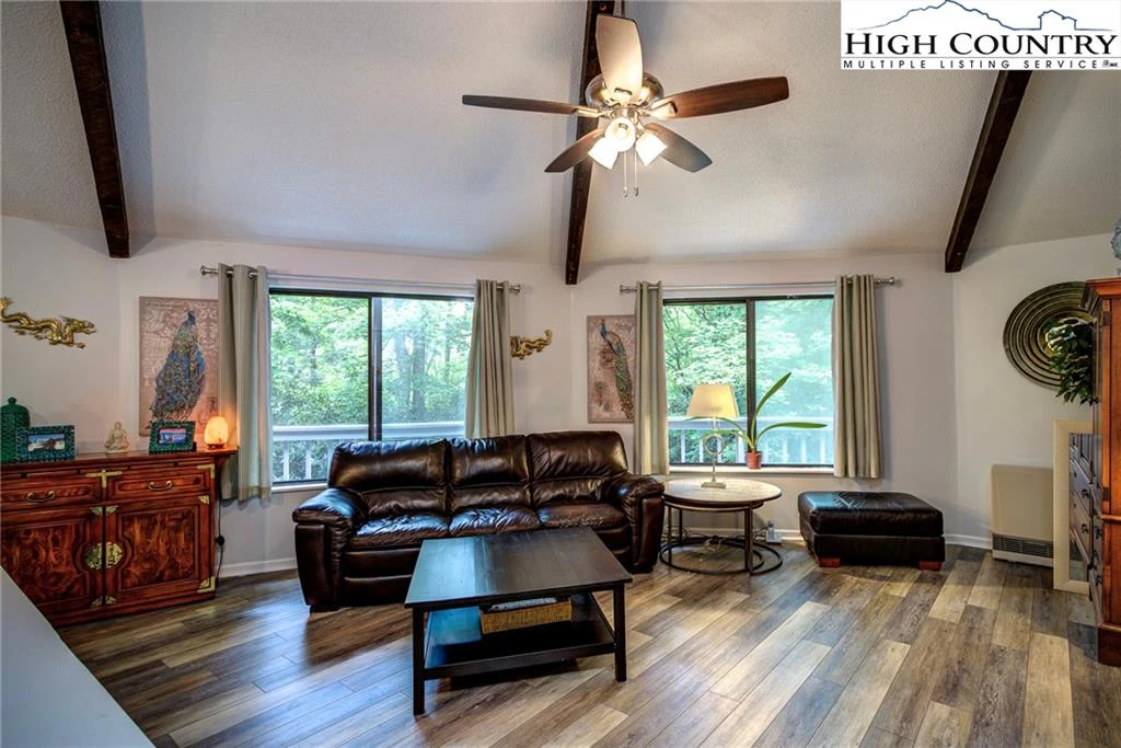 Image number 13 for the current listing