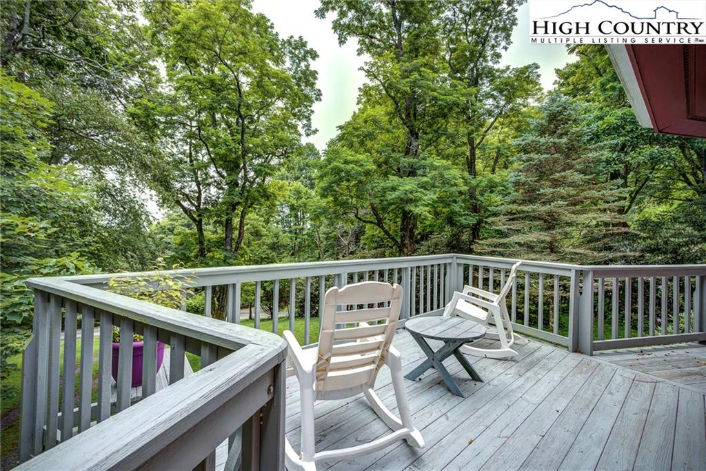 Image number 5 for the current listing
