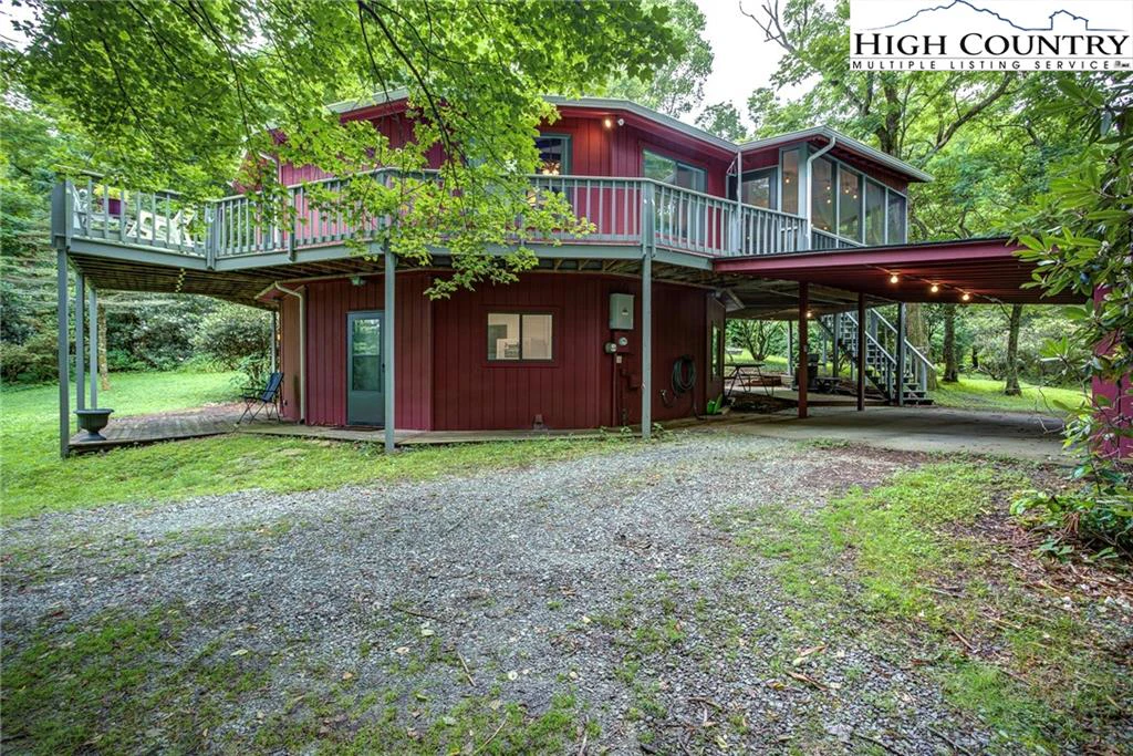 Image number 19 for the current listing