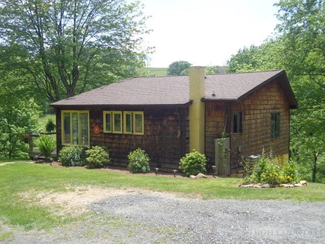 Image number 1 for the current listing