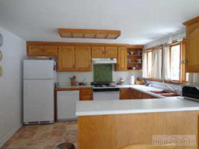 Image number 8 for the current listing