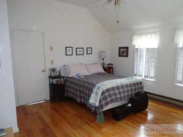 Image number 7 for the current listing