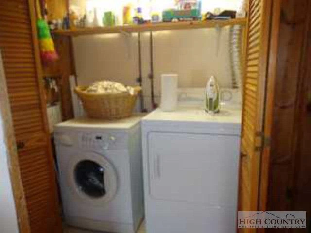 Image number 3 for the current listing