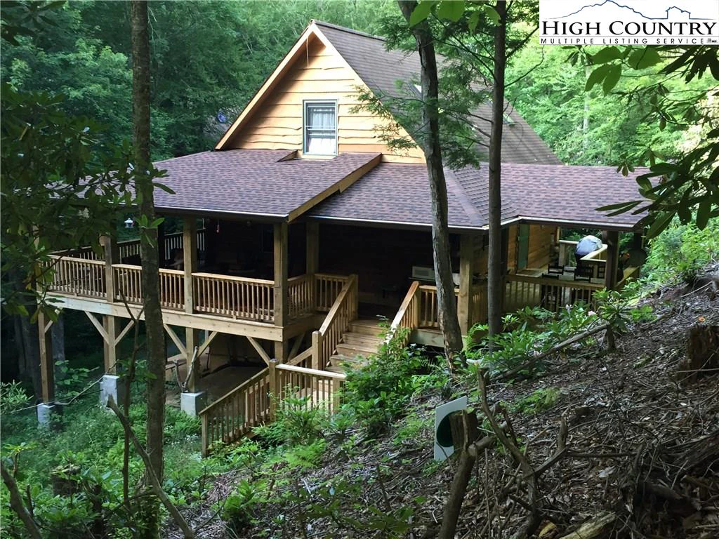 Image number 1 for the current listing