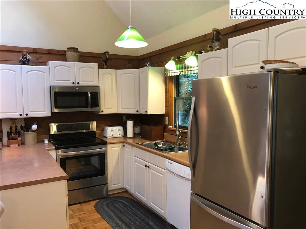 Image number 20 for the current listing