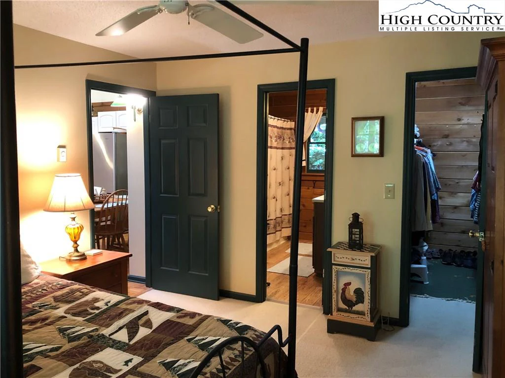 Image number 6 for the current listing
