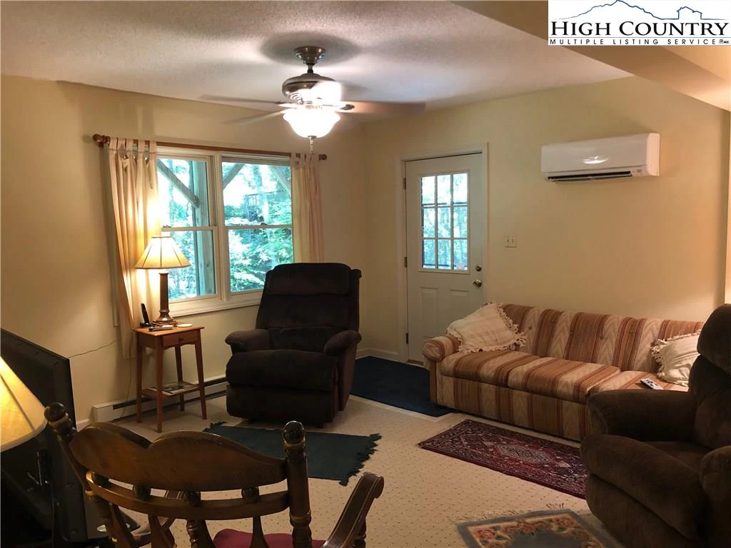Image number 11 for the current listing