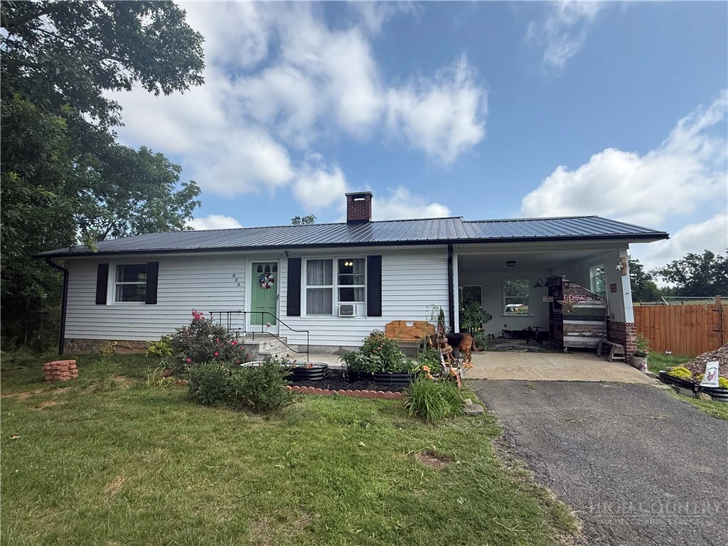 Image number 14 for the current listing