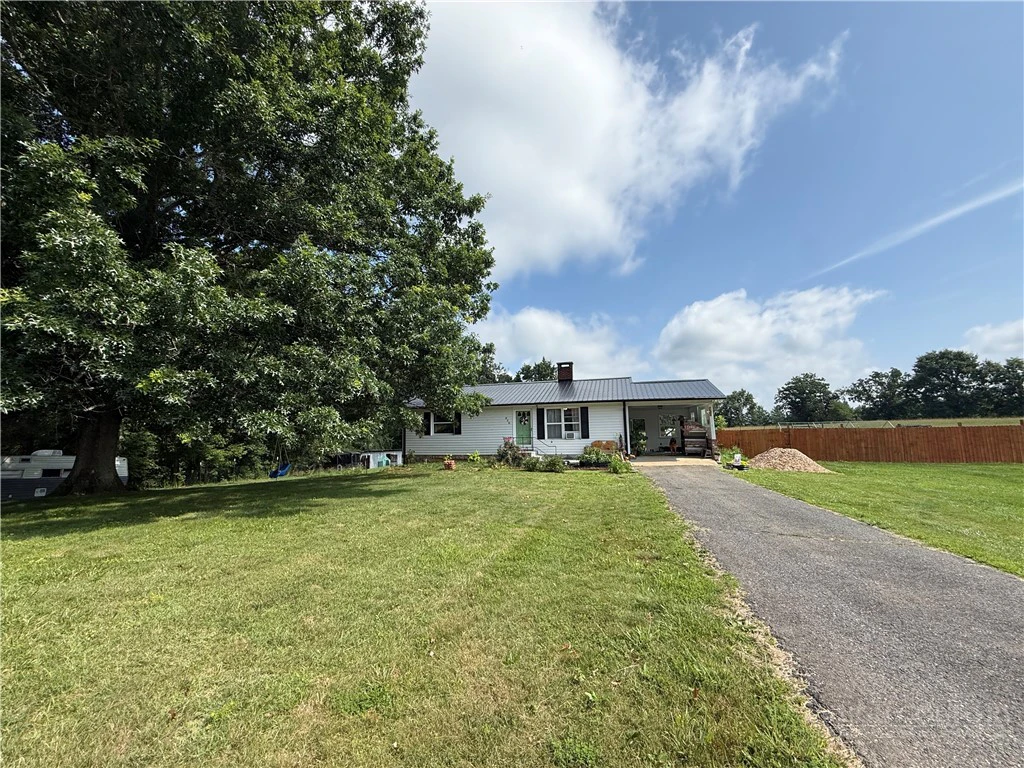 Image number 13 for the current listing