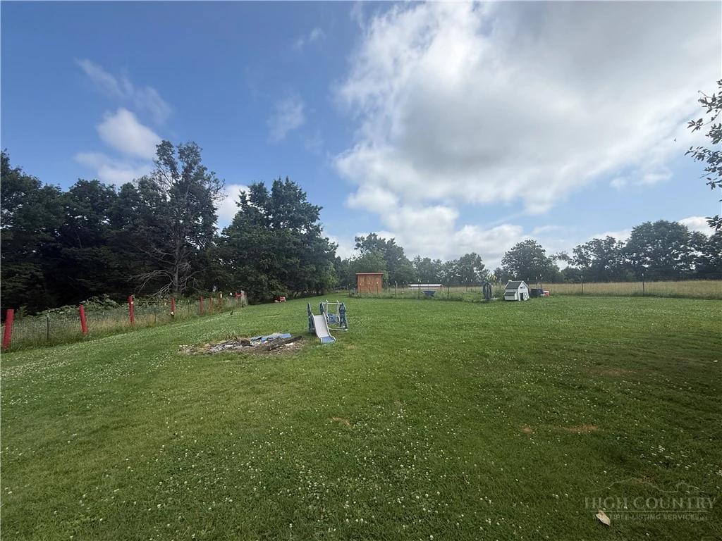 Image number 19 for the current listing