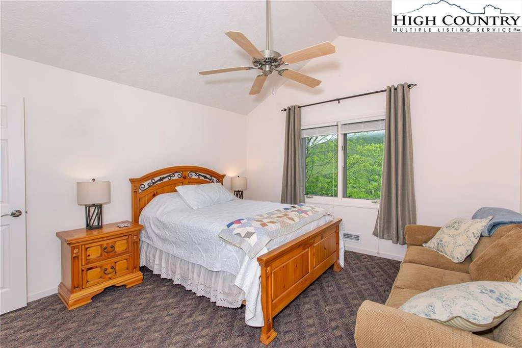 Image number 10 for the current listing