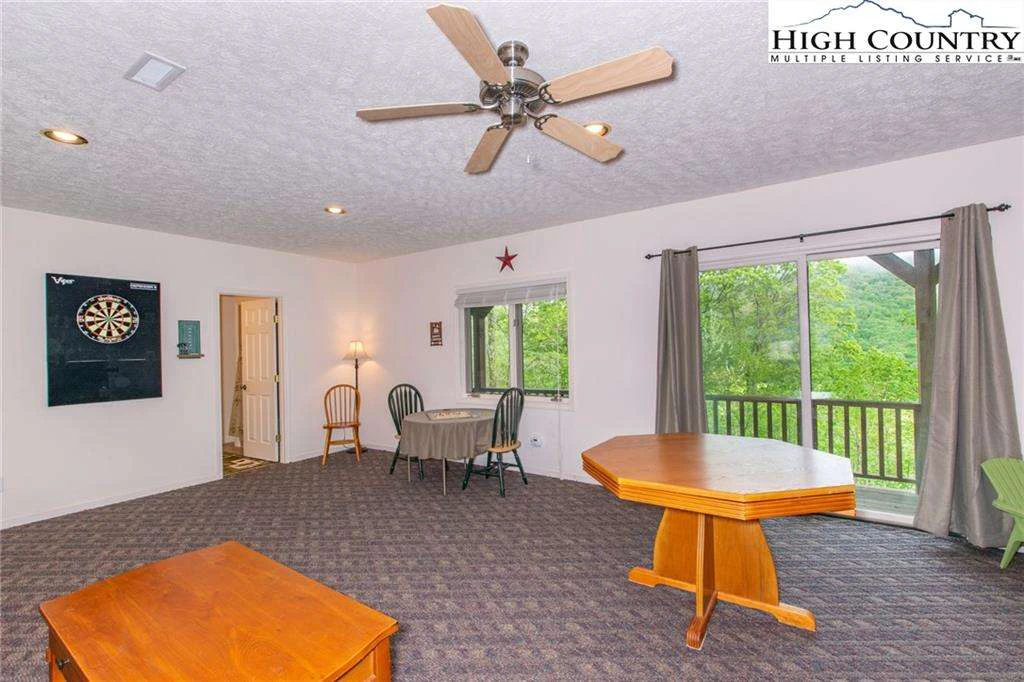 Image number 5 for the current listing