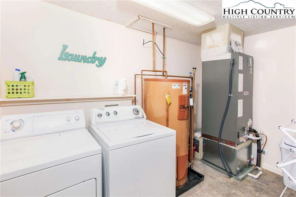 Image number 6 for the current listing