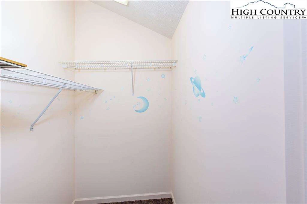Image number 8 for the current listing