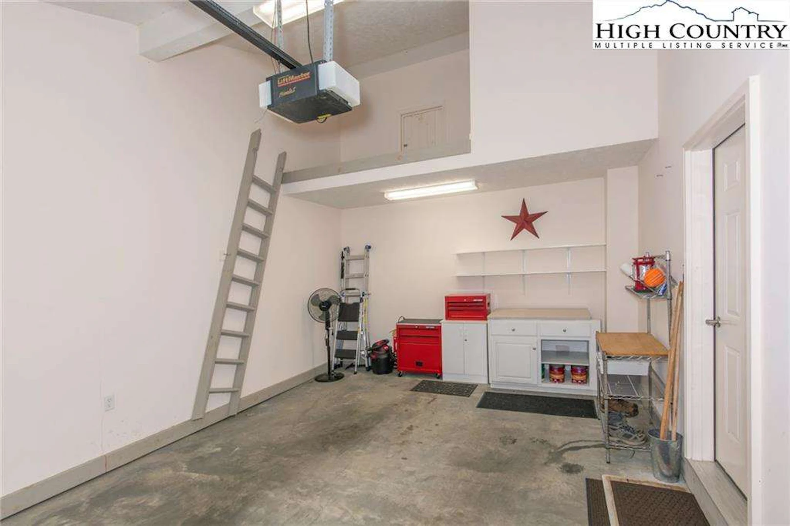 Image number 2 for the current listing