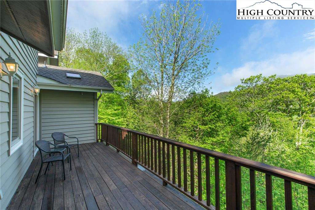 Image number 14 for the current listing