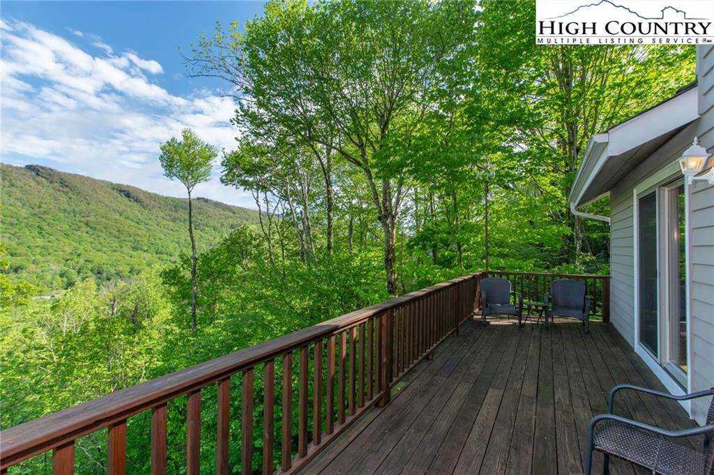 Image number 15 for the current listing