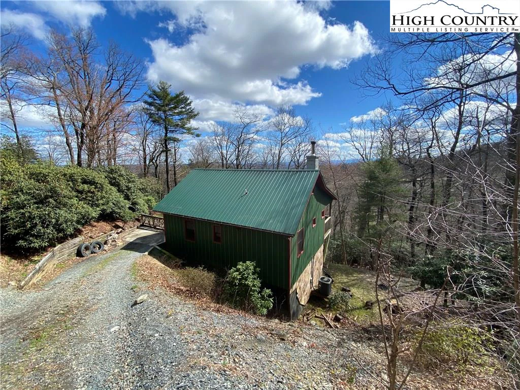 Image number 1 for the current listing