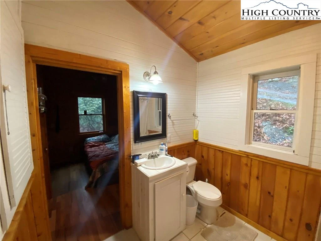 Image number 20 for the current listing