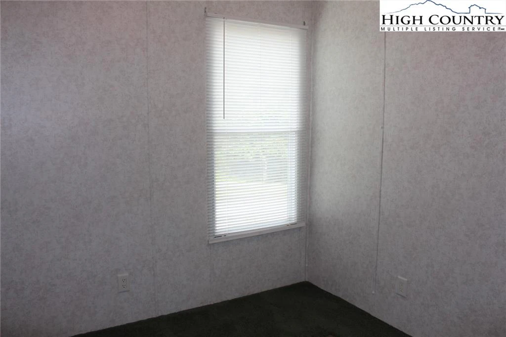 Image number 5 for the current listing