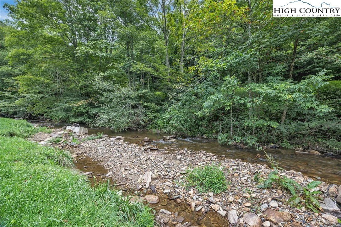 Image number 16 for the current listing