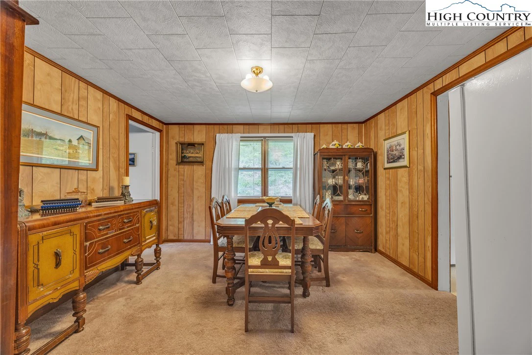 Image number 2 for the current listing