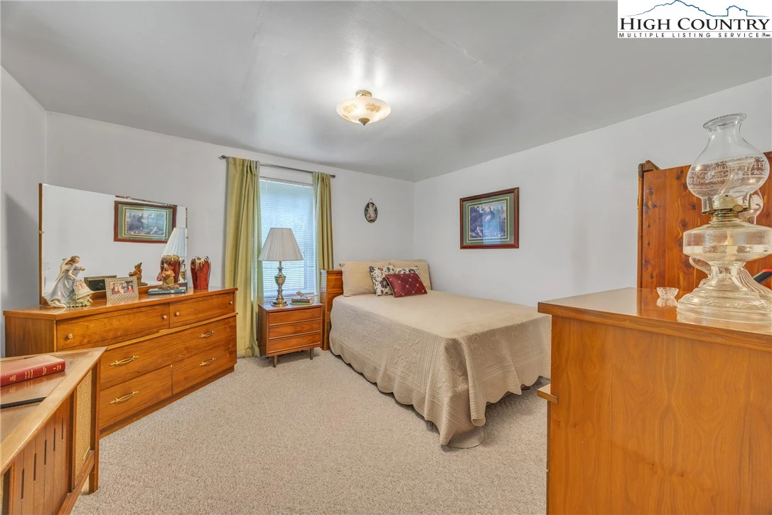 Image number 10 for the current listing