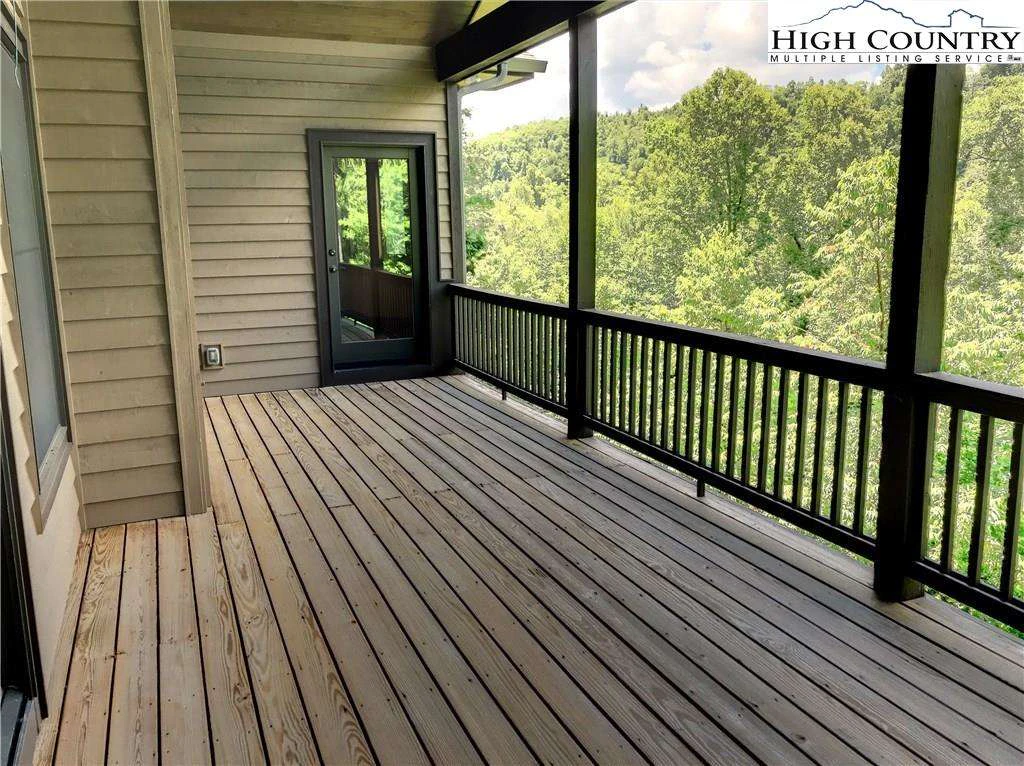 Image number 3 for the current listing
