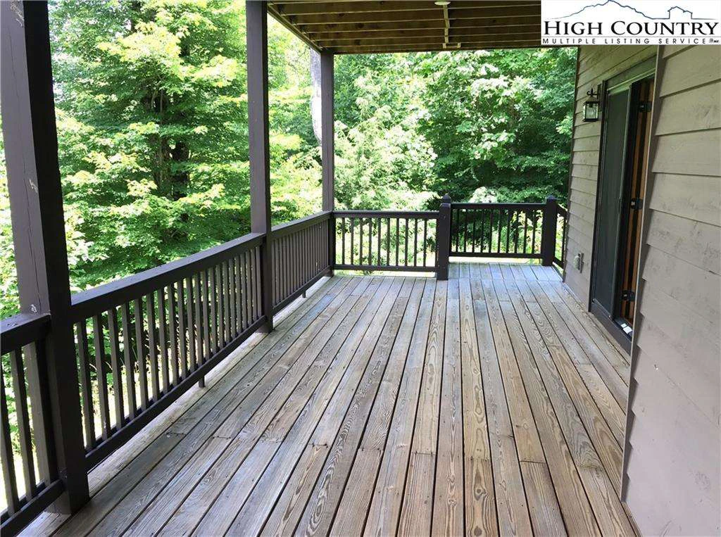 Image number 14 for the current listing
