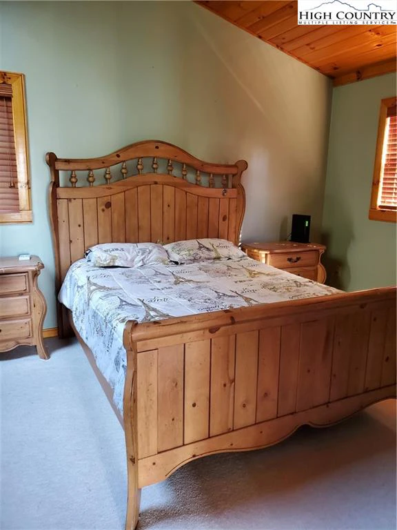 Image number 14 for the current listing