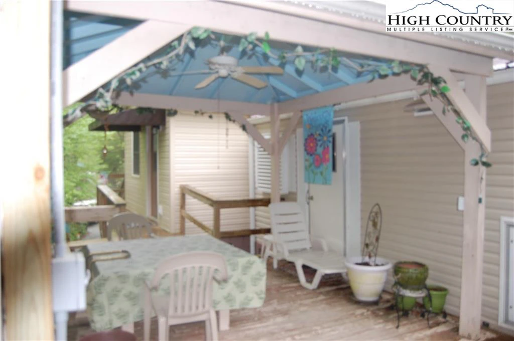 Image number 8 for the current listing