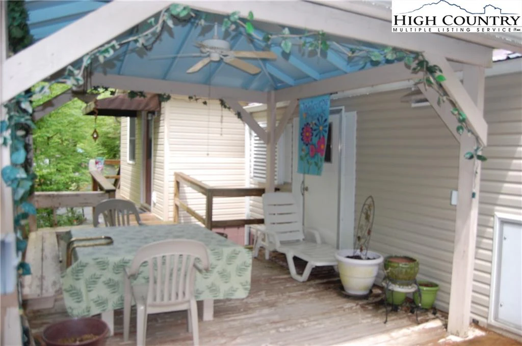 Image number 7 for the current listing