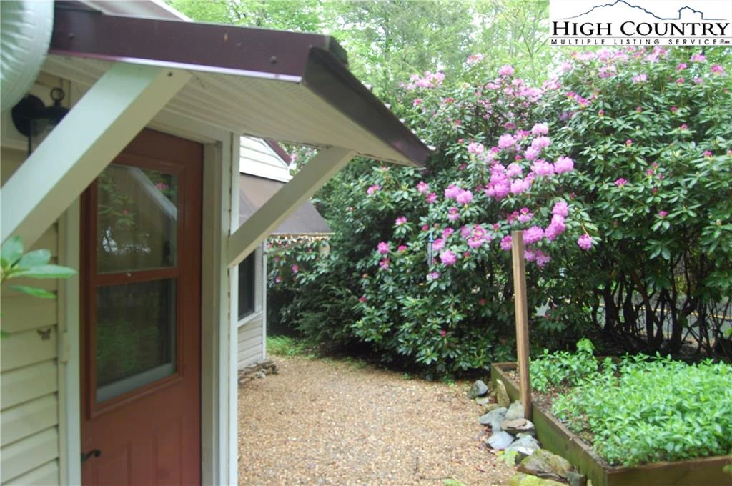 Image number 5 for the current listing