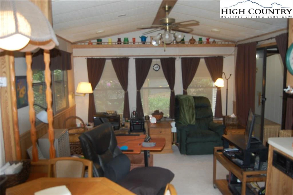 Image number 16 for the current listing