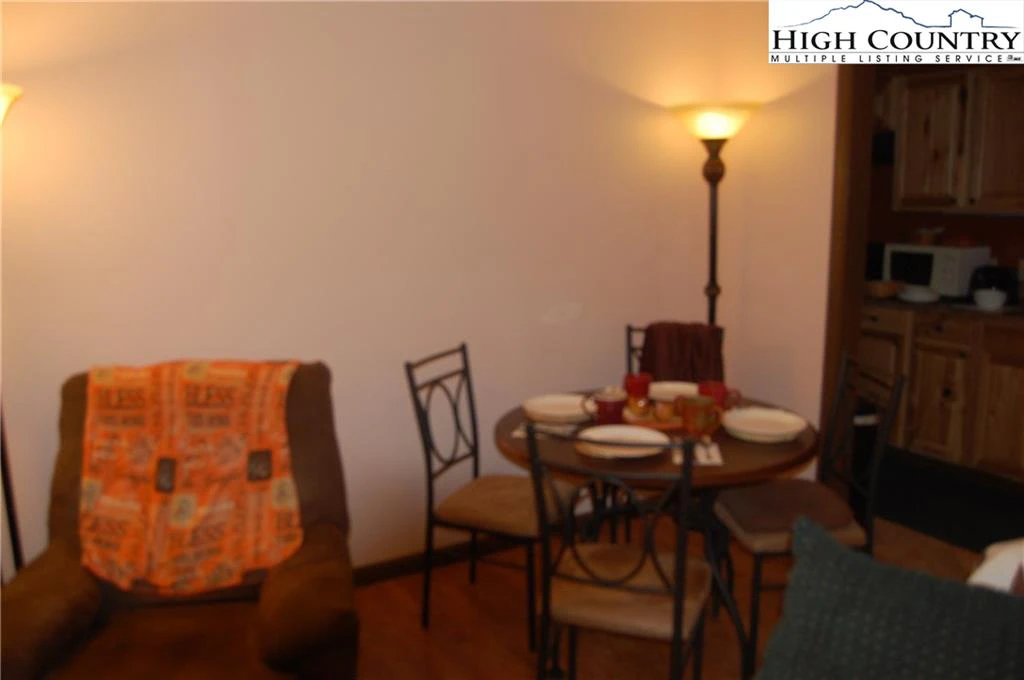 Image number 13 for the current listing