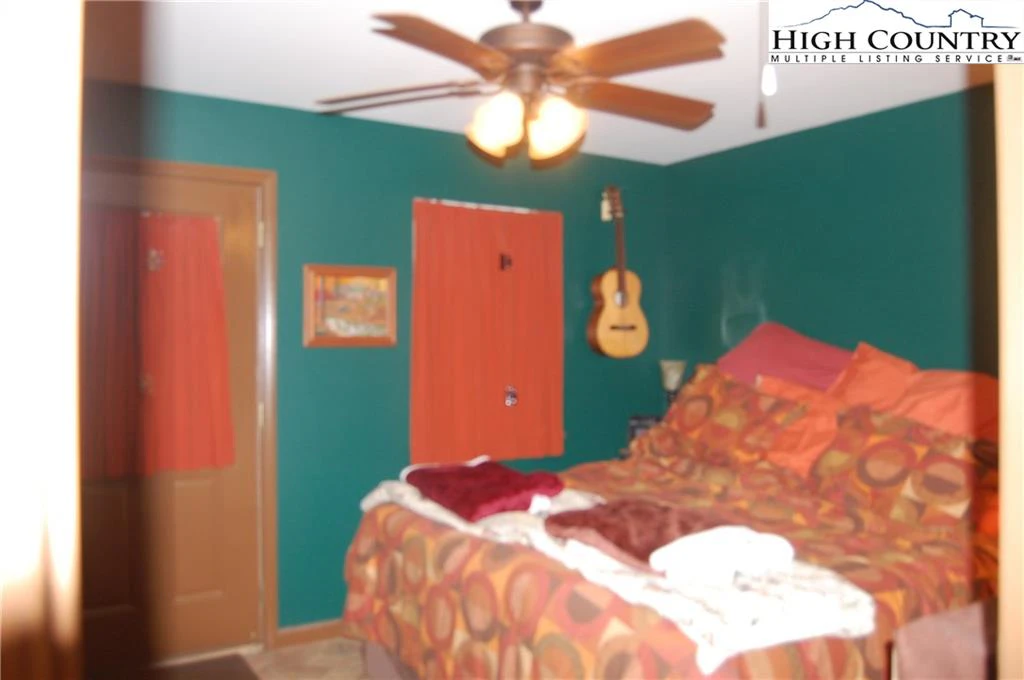 Image number 2 for the current listing