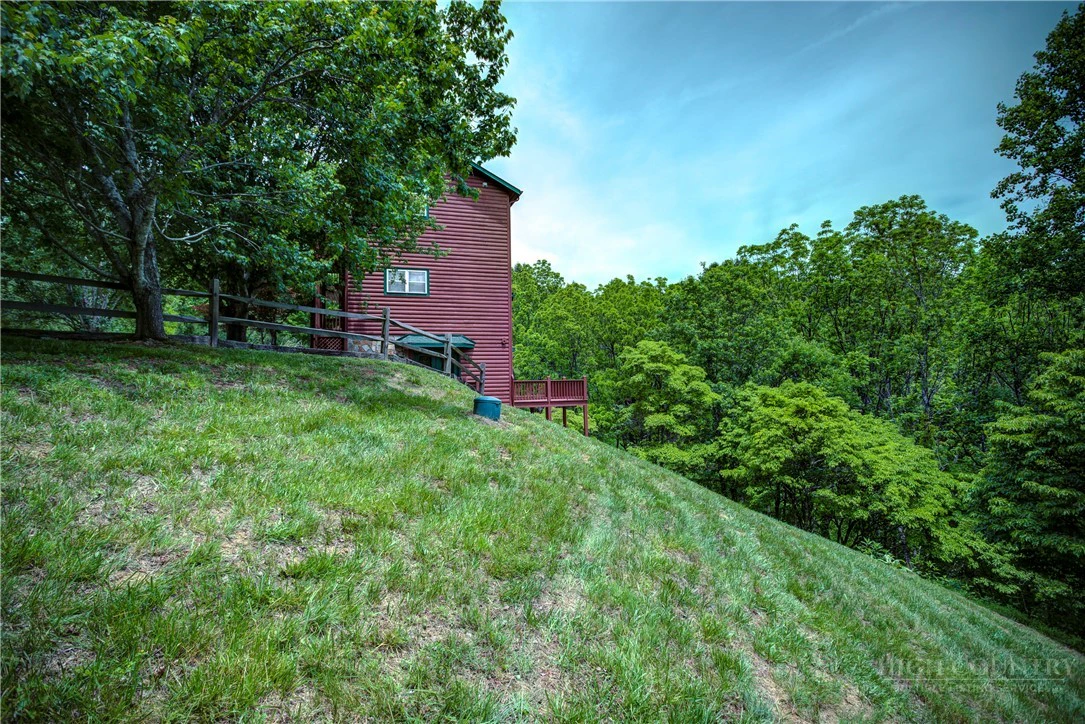 Image number 7 for the current listing