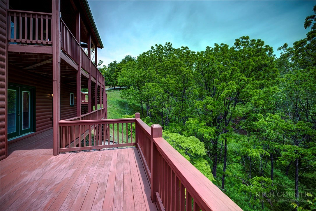 Image number 9 for the current listing