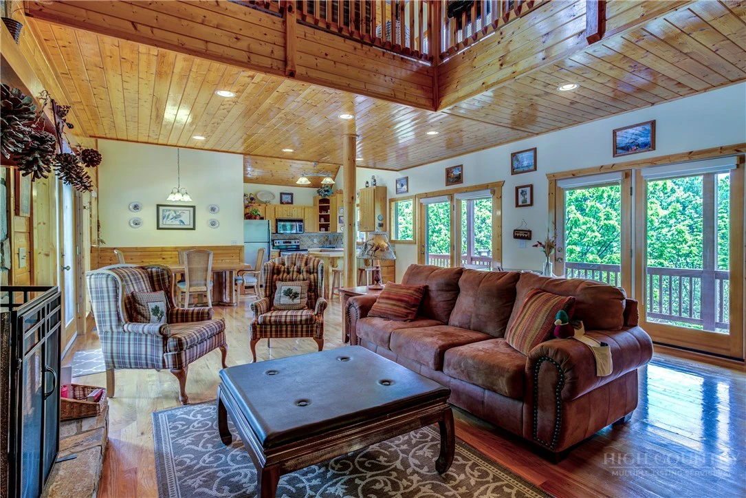 Image number 18 for the current listing