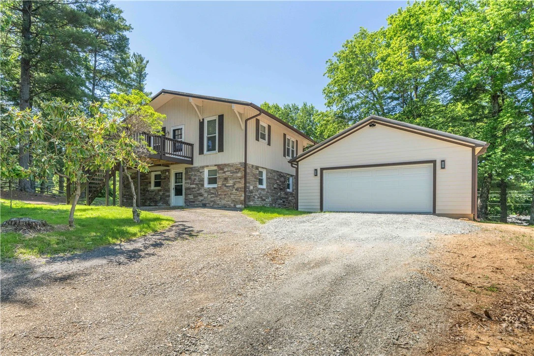 Image number 1 for the current listing