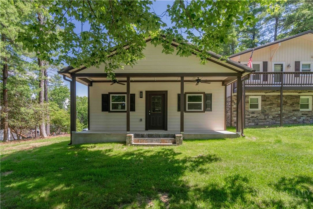 Image number 15 for the current listing
