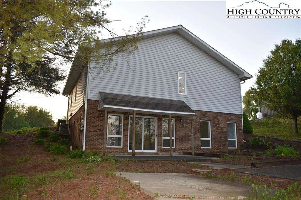 Image number 7 for the current listing