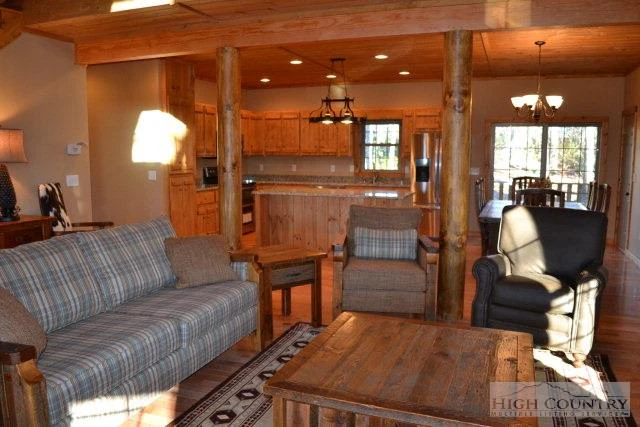 Image number 7 for the current listing