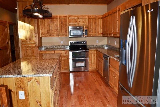 Image number 4 for the current listing