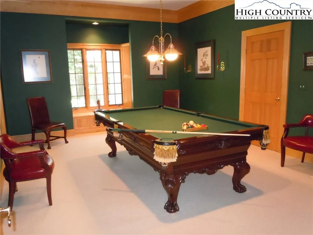 Image number 19 for the current listing