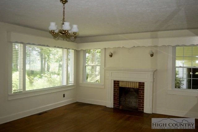 Image number 6 for the current listing