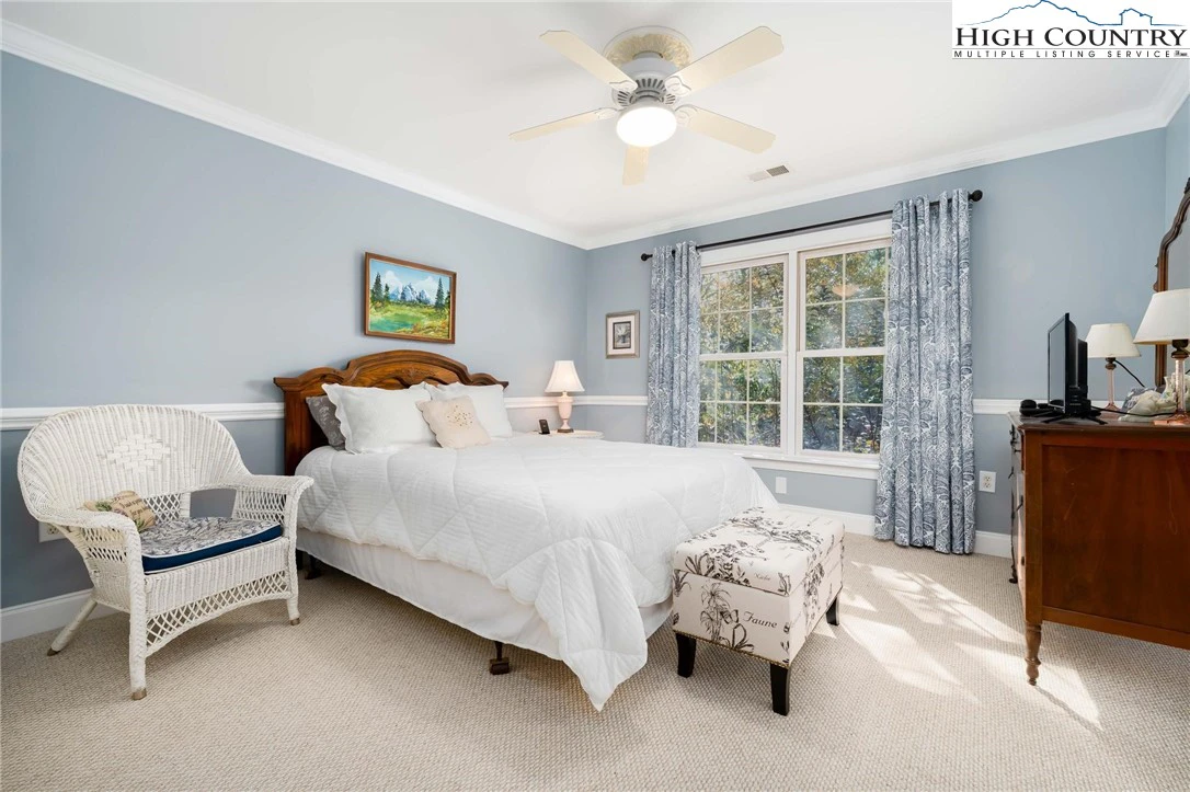 Image number 9 for the current listing